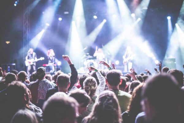 The Best Indie Artists You Should Be Listening To